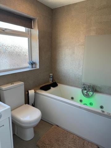 Netflix Home Jacuzzi Gym Fast Wifi Ps5 Free Parking 2 Spaces Hereford Exterior foto